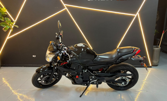 YAMAHA XJ6 N/ABS 2011 Gasolina  OPORTUNIDADE