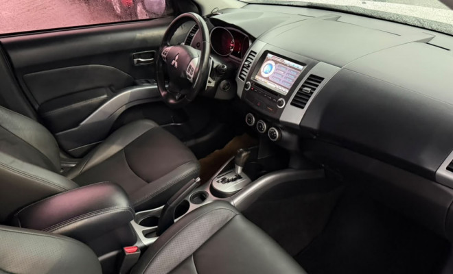 Mitsubishi OUTLANDER 2.0 16V 160cv Aut. 2012 Gasolina-6