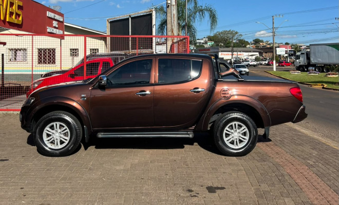 Mitsubishi L200 Triton HPE 3.2 CD TB Int.Diesel Aut 2016 Diesel-0
