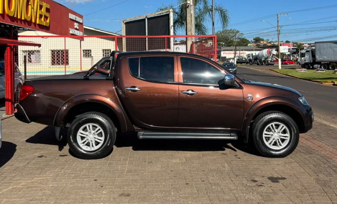 Mitsubishi L200 Triton HPE 3.2 CD TB Int.Diesel Aut 2016 Diesel-4