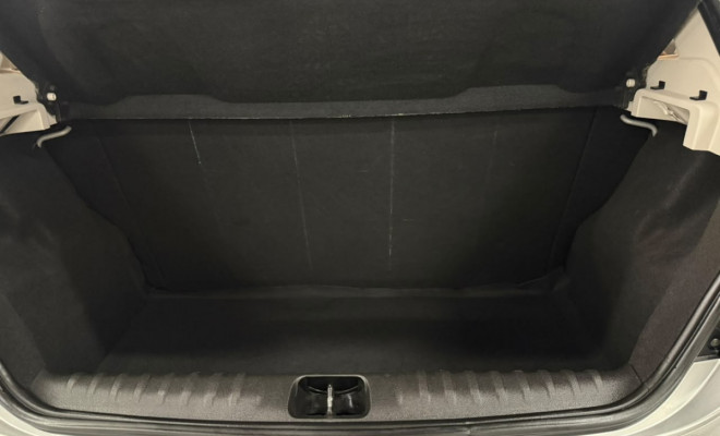 GM - Chevrolet ONIX HATCH ACTIV 1.4 8V Flex 5p Mec. 2018-16