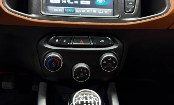 GM - Chevrolet ONIX HATCH ACTIV 1.4 8V Flex 5p Mec. 2018-11