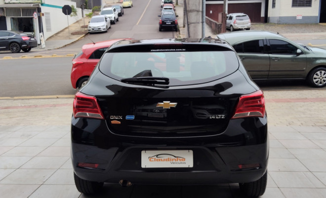 GM - Chevrolet ONIX HATCH LTZ 1.4 8V FlexPower 5p Mec. 2018 Flex-3