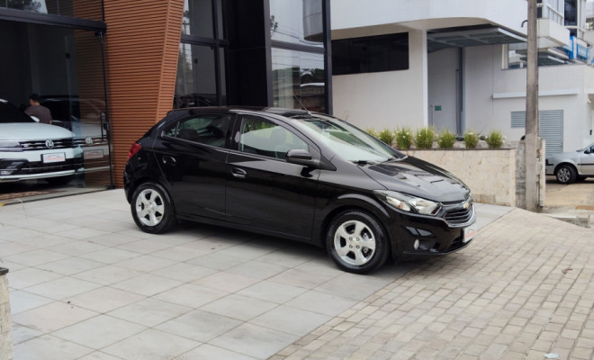 GM - Chevrolet ONIX HATCH LTZ 1.4 8V FlexPower 5p Mec. 2018 Flex