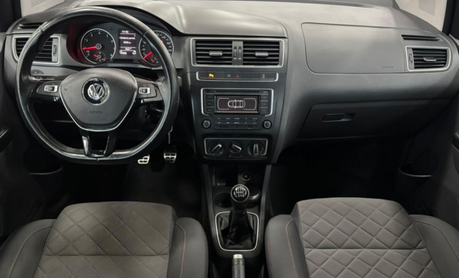 VW - VolksWagen Fox Highline1.6 Flex 2015-6
