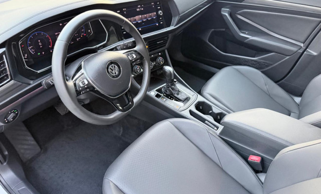 VW - VolksWagen JETTA Comfort. 250 TSI 1.4 Flex 16v Aut. 2020 Flex-6