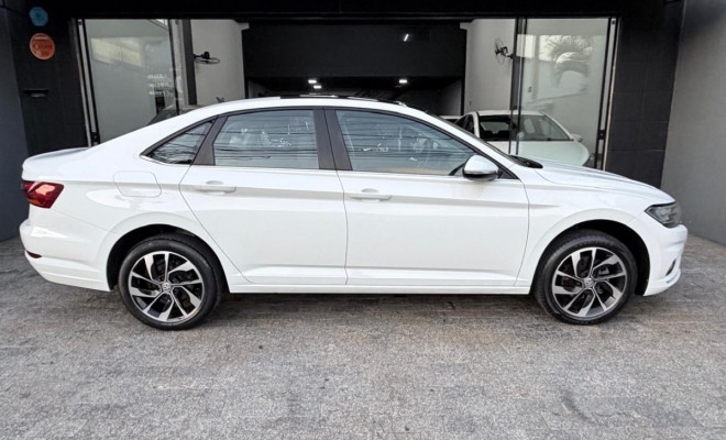VW - VolksWagen JETTA Comfort. 250 TSI 1.4 Flex 16v Aut. 2020 Flex-0
