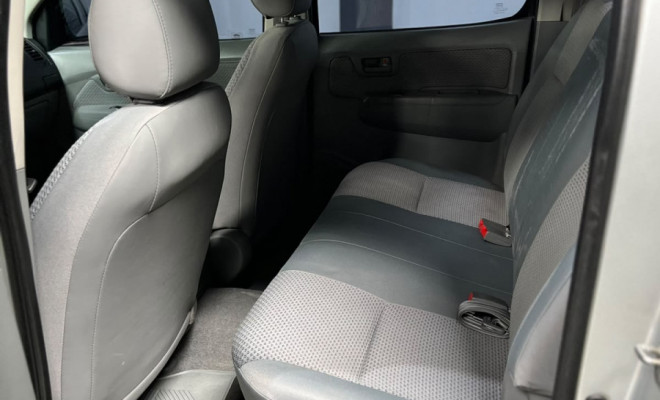 Toyota Hilux CD SR D4-D 4x4 3.0  TDI Dies. 2010 Diesel-2