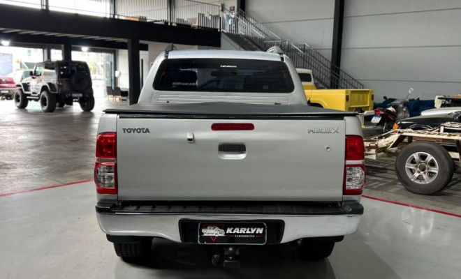 Toyota Hilux CD SR D4-D 4x4 3.0  TDI Dies. 2010 Diesel-0