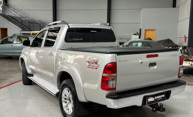 Toyota Hilux CD SR D4-D 4x4 3.0  TDI Dies. 2010 Diesel-1