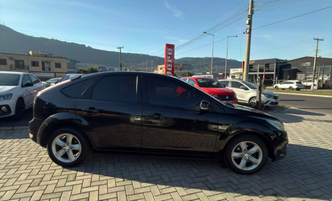 Ford Focus 1.6 S/SE/SE Plus Flex 8V/16V  5p 2012 Flex-1