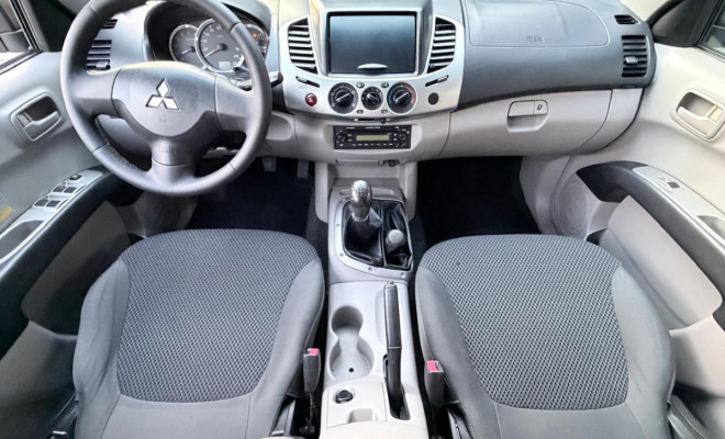 Mitsubishi L200 Triton GLS 3.2 CD TB Int.Diesel Mec 2012 Diesel-0