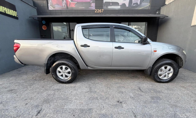 Mitsubishi L200 Triton GLS 3.2 CD TB Int.Diesel Mec 2012 Diesel-2