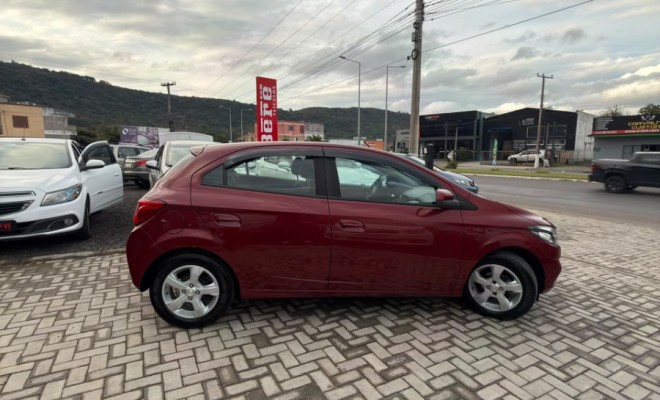 GM - Chevrolet ONIX HATCH LT 1.4 8V FlexPower 5p Mec. 2019 Flex-0