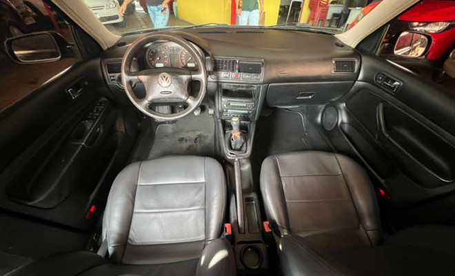 VW - VolksWagen Golf 1.6Mi/ 1.6Mi Gener./Black & Silver 2003 Gasolina-7