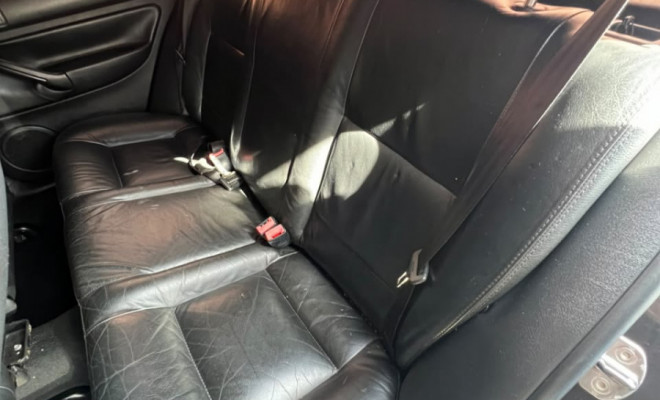VW - VolksWagen Golf 1.6Mi/ 1.6Mi Gener./Black & Silver 2003 Gasolina-9