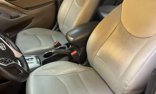 Hyundai Elantra GLS 1.8  Aut. 2012 Gasolina   C/teto solar-6