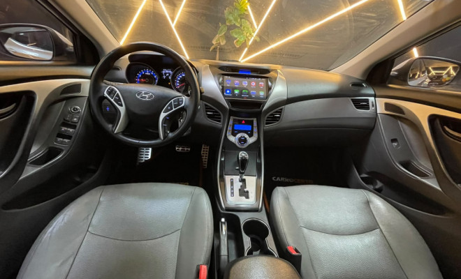 Hyundai Elantra GLS 1.8  Aut. 2012 Gasolina   C/teto solar-4