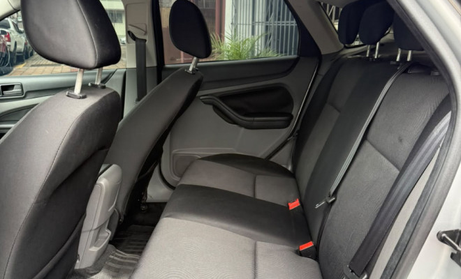 Ford Focus 2.0 16V/SE/SE Plus Flex 5p Aut. 2013 Flex-6