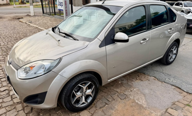 Ford Fiesta SE 1.6 8V Flex 5p 2014 Flex