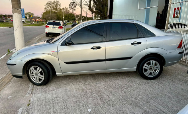Ford Focus Sedan 2.0 L FC - 2006-4