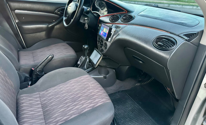 Ford Focus Sedan 2.0 L FC - 2006-7