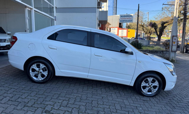 GM - Chevrolet COBALT LT 1.8 8V Econo.Flex 4p Aut. 2013 Flex-0