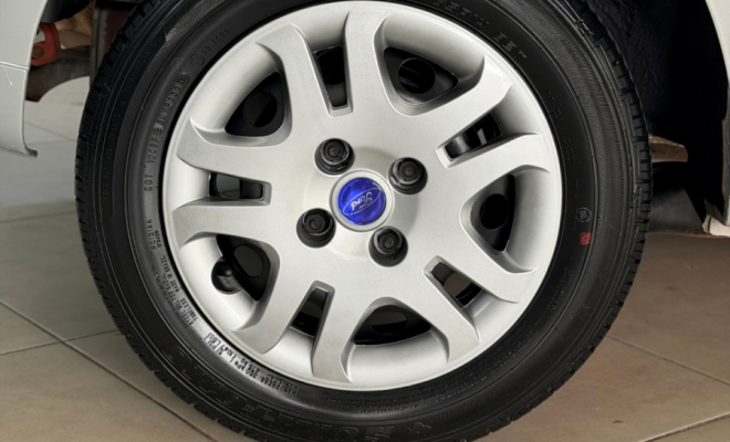 Ford Fiesta Sed. 1.6 8V Flex 4p 2013 Flex-12