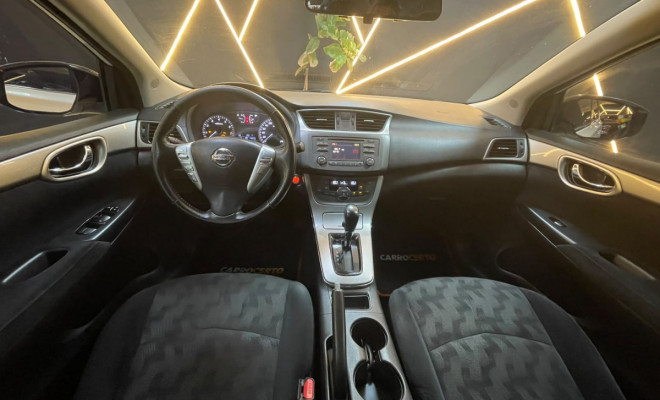 Nissan Sentra SV 2.0 Aut. 2014 Flex   Conforto e espaço-4