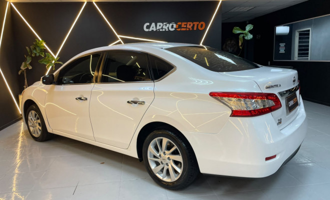 Nissan Sentra SV 2.0 Aut. 2014 Flex   Conforto e espaço-2