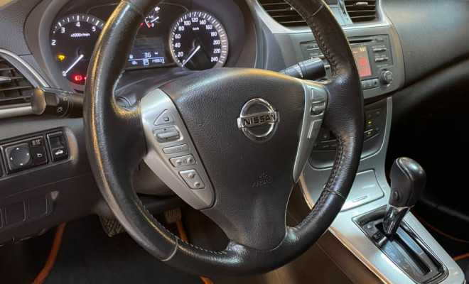 Nissan Sentra SV 2.0 Aut. 2014 Flex   Conforto e espaço-8