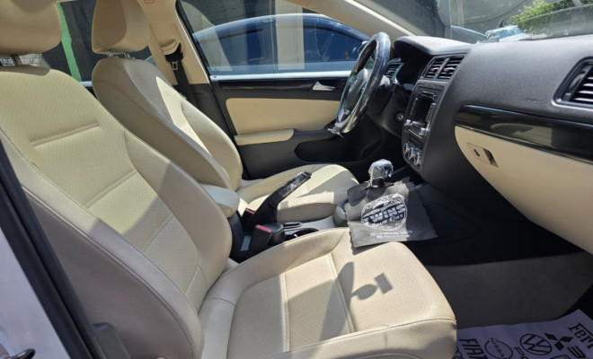 VW - VolksWagen JETTA Comfortline 2.0 T.Flex 8V 4p Tipt. 2014 Flex-11