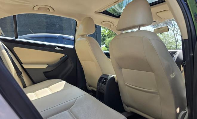 VW - VolksWagen JETTA Comfortline 2.0 T.Flex 8V 4p Tipt. 2014 Flex-12