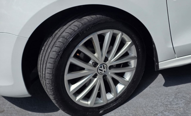 VW - VolksWagen JETTA Comfortline 2.0 T.Flex 8V 4p Tipt. 2014 Flex-5