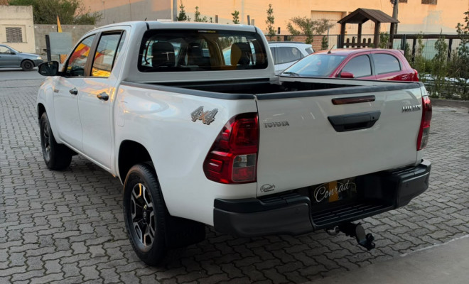 Toyota Hilux CD 4x4 2.8 Diesel Mec. 2024 Diesel-2
