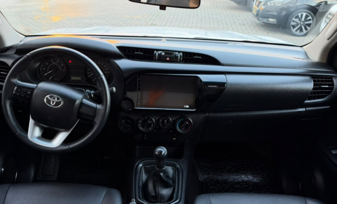 Toyota Hilux CD 4x4 2.8 Diesel Mec. 2024 Diesel-6