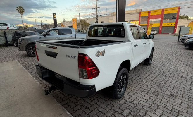 Toyota Hilux CD 4x4 2.8 Diesel Mec. 2024 Diesel-3
