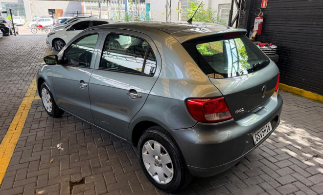 VW - VolksWagen Gol (novo) 1.0 Mi Total Flex 8V 4p 2012 Flex-0