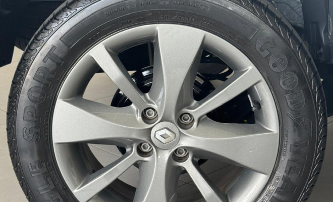 SANDERO STEPWAY 1.6 2014 - Só 102 Mil Km, Completo e com Visual Aventureiro!-8