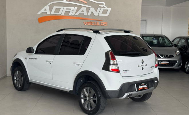 SANDERO STEPWAY 1.6 2014 - Só 102 Mil Km, Completo e com Visual Aventureiro!-16