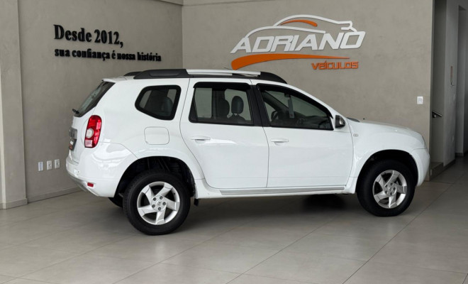 DUSTER Dynamique 1.6 Mec. 2015 - Completíssima, com Couro e Multimídia!-16