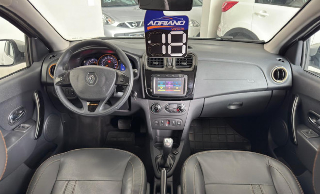 SANDERO STEPWAY Easy R Dynamique 1.6 2018 - Câmbio Automatizado, Couro e Completíssimo!-11