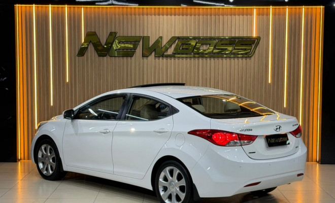 Hyundai Elantra GLS 1.8 16V Aut. 2013 Gasolina-2