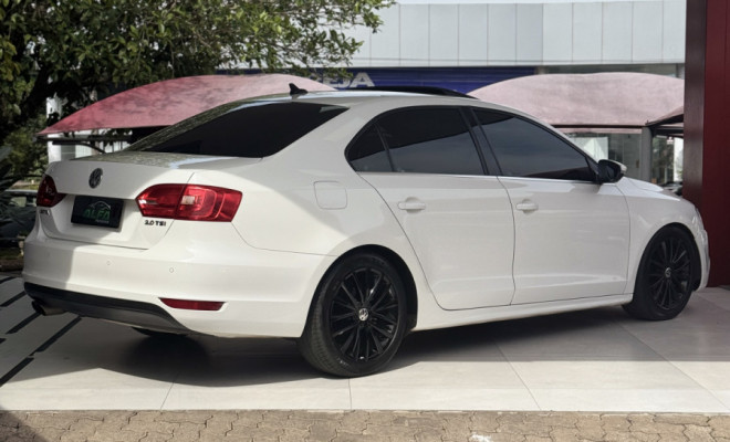 VW - VolksWagen JETTA Highline 2.0 TSI 16V 4p Tiptronic 2013 Flex-0