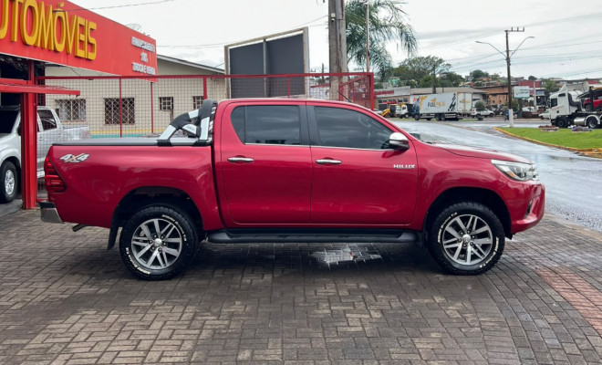 Toyota Hilux CD SRX 4x4 2.8 TDI 16V Diesel Aut. 2017 Diesel-4