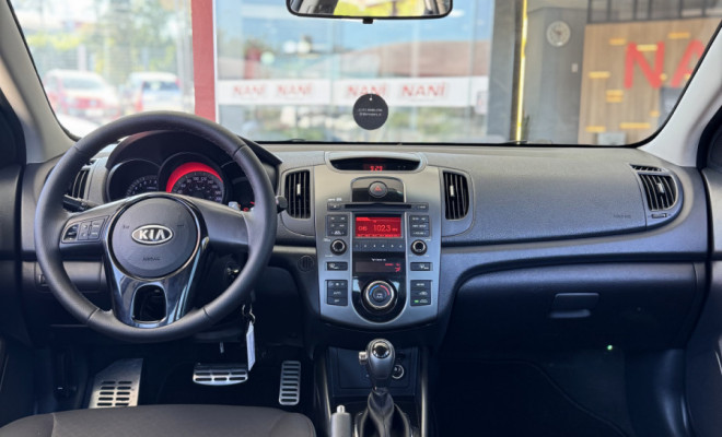 Kia Motors Cerato 1.6 16V Aut. 2013 Flex-15