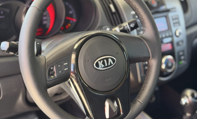 Kia Motors Cerato 1.6 16V Aut. 2013 Flex-8