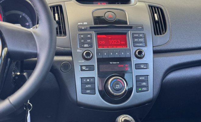 Kia Motors Cerato 1.6 16V Aut. 2013 Flex-12