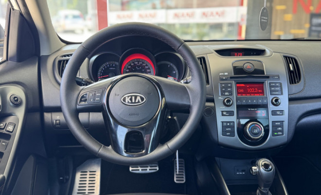 Kia Motors Cerato 1.6 16V Aut. 2013 Flex-14
