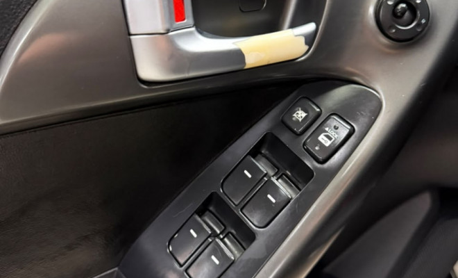 Kia Motors Cerato 1.6 16V Aut. 2011 Gasolina-12
